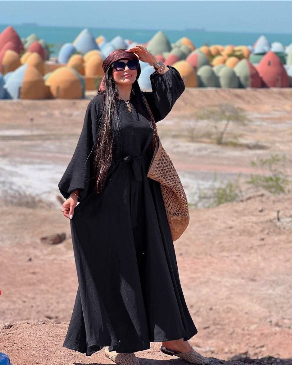 تصویر  پیراهن زنانه بلند مشکی