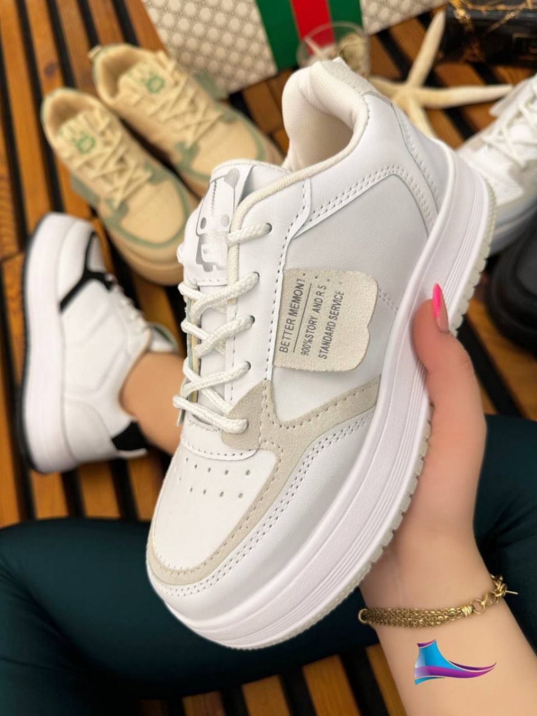 تصویر  کفش کتانی زنانه