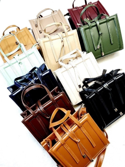 تصویر  کیف دستی جعبه ای اویز دار